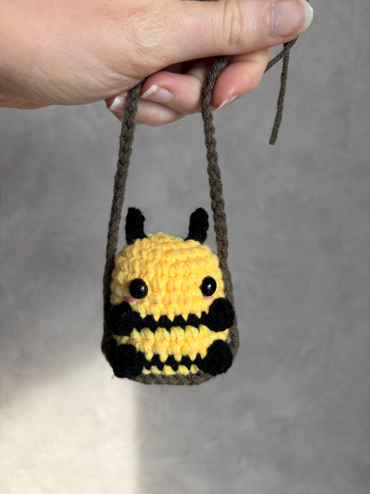 Bobby d'été sur sa balançoire