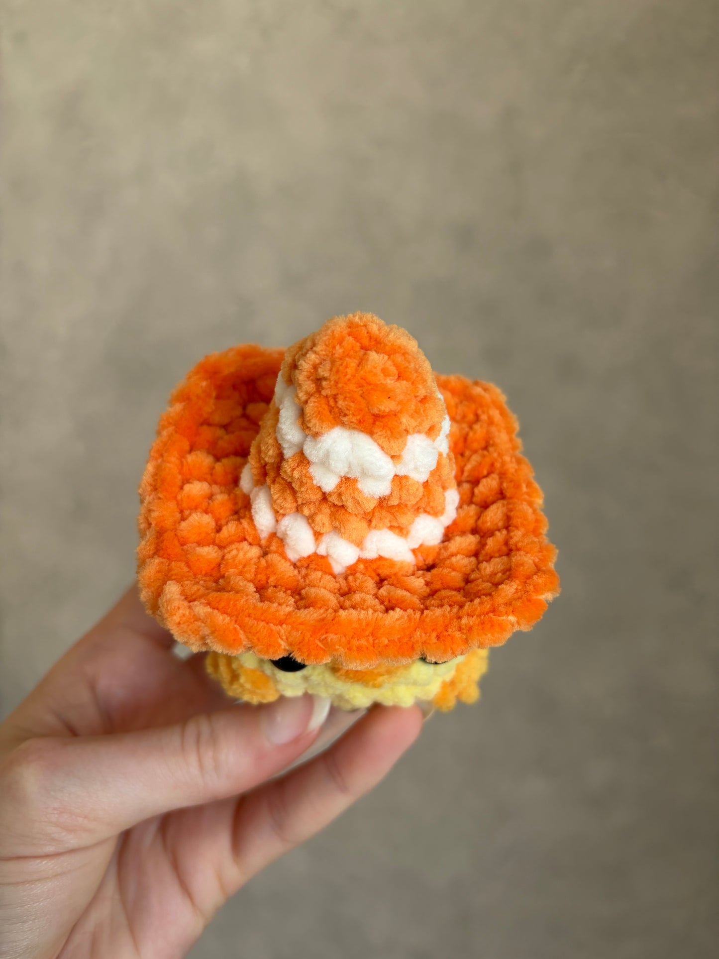 Caneton avec son plot de chantier